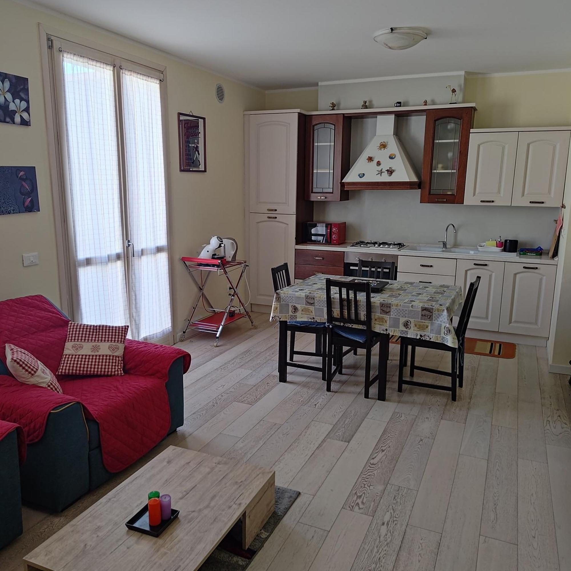 Peschiera Appartamenti Vacanze بسكييرا ديل غاردا المظهر الخارجي الصورة
