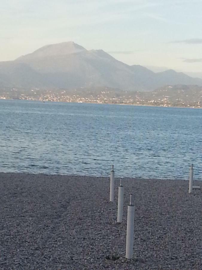 Peschiera Appartamenti Vacanze بسكييرا ديل غاردا المظهر الخارجي الصورة